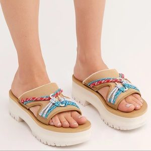 Teva Indio Carabiner Slide